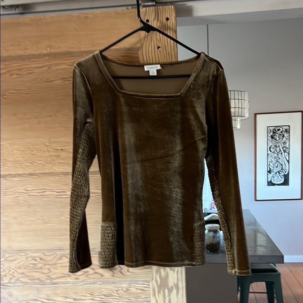 Sundance Velvet Dark Gold Top